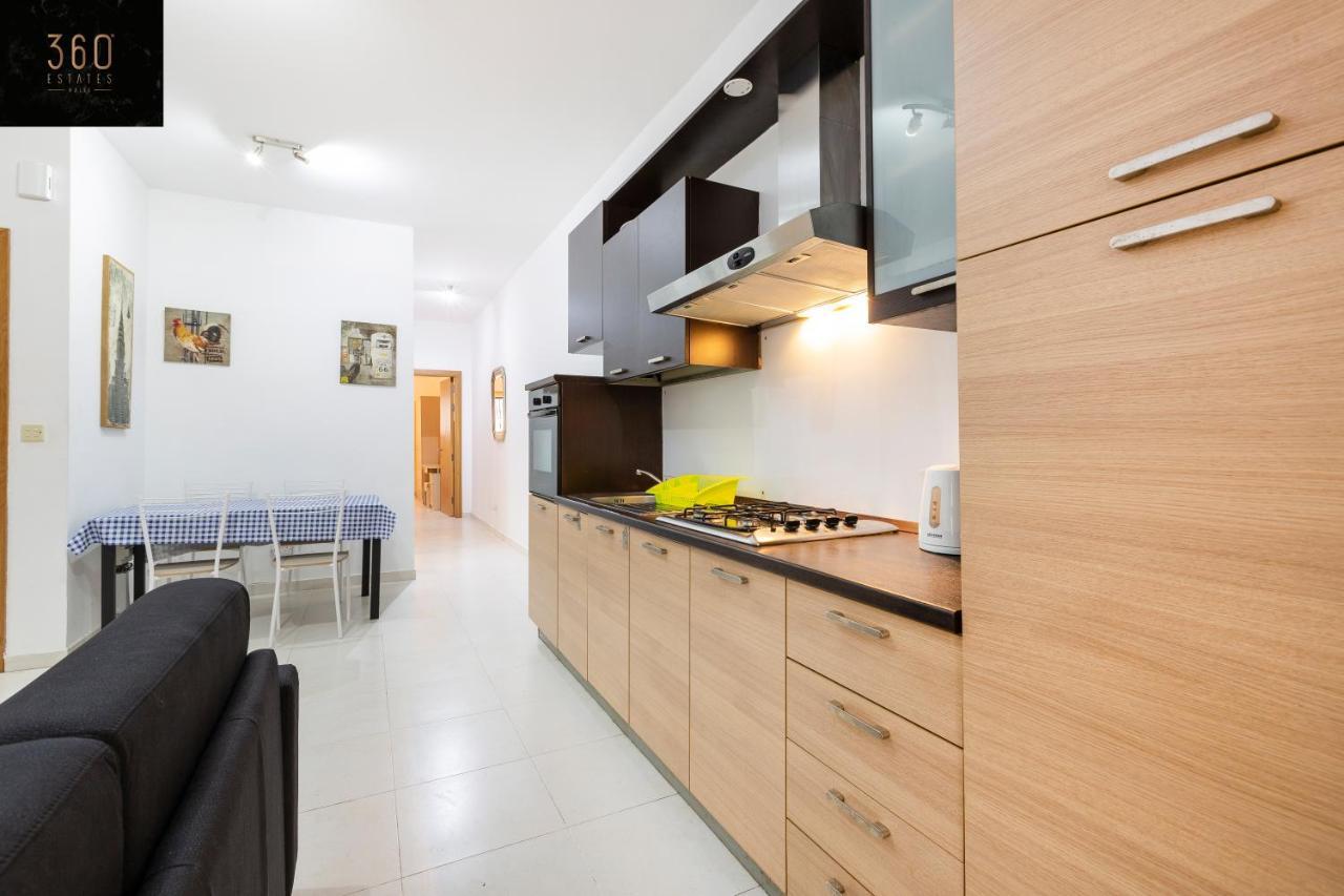 Centre Paceville Apt With Terrace, Bbq & Wifi By 360 Estates San Ġiljan Kültér fotó