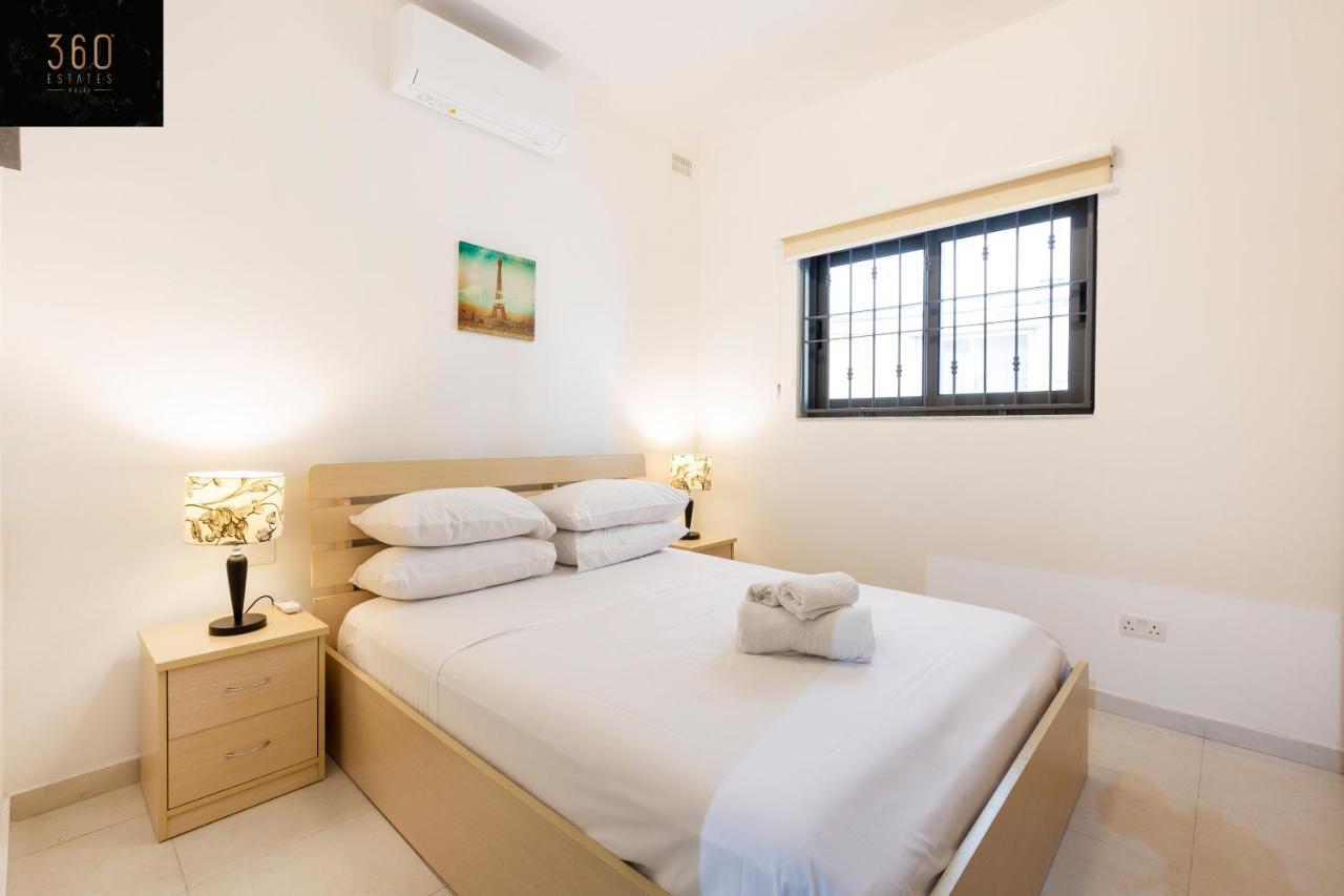Centre Paceville Apt With Terrace, Bbq & Wifi By 360 Estates San Ġiljan Kültér fotó