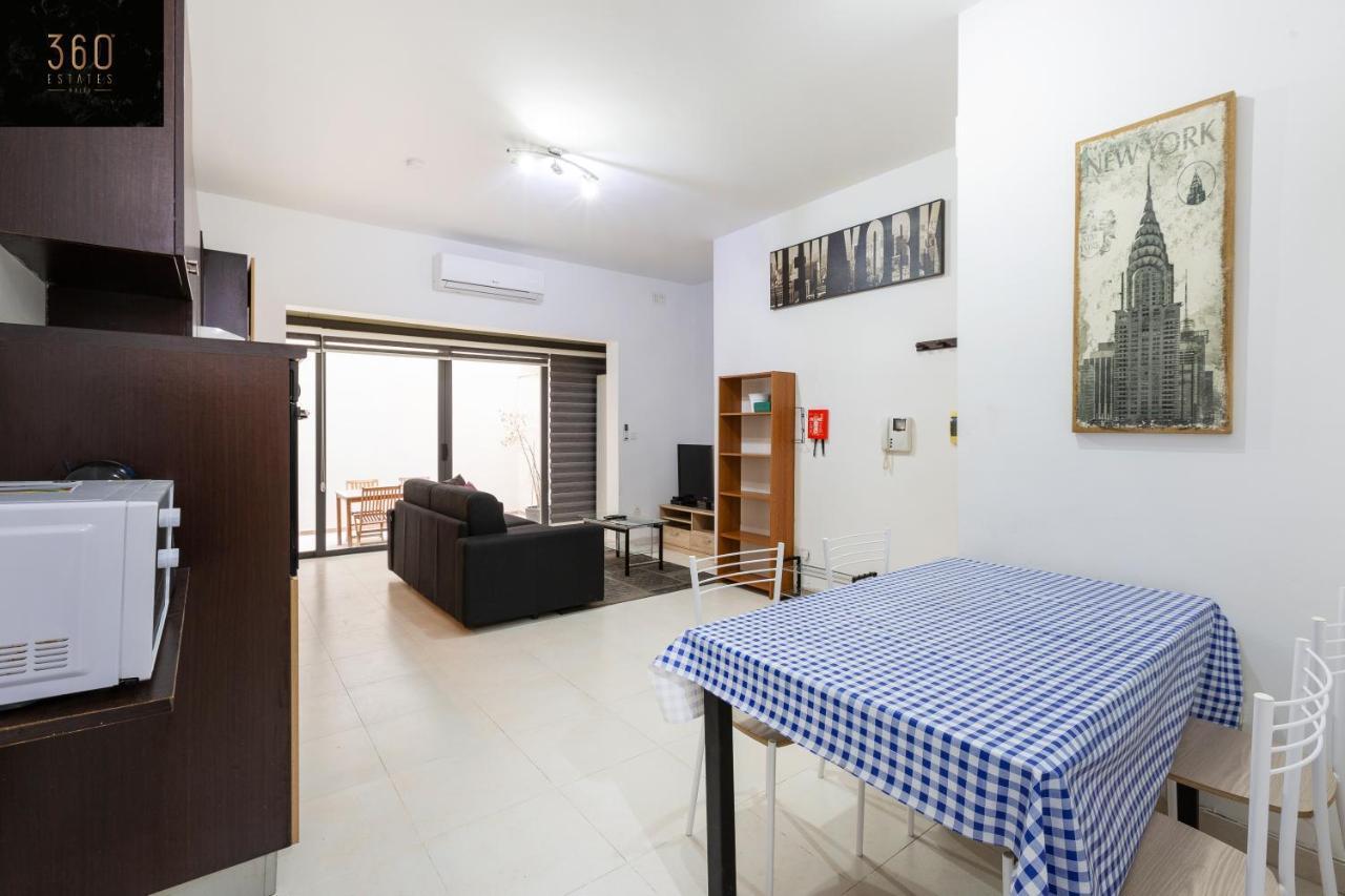 Centre Paceville Apt With Terrace, Bbq & Wifi By 360 Estates San Ġiljan Kültér fotó