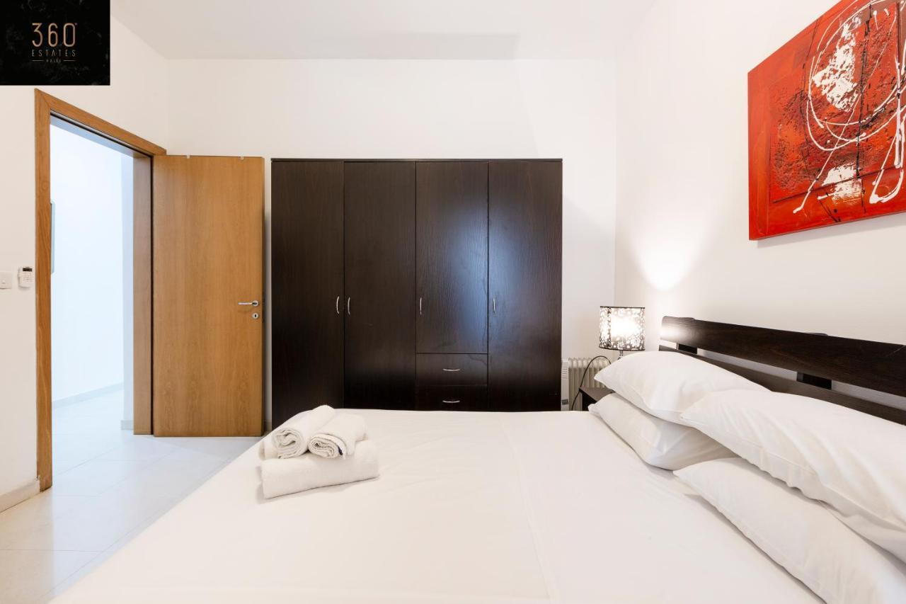 Centre Paceville Apt With Terrace, Bbq & Wifi By 360 Estates San Ġiljan Kültér fotó